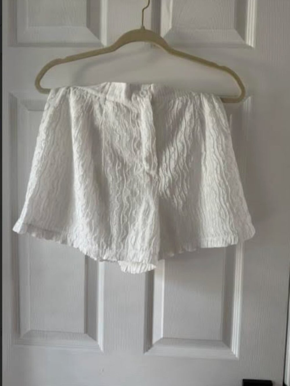 Mahina Hawaii Boutique White Textured High Waisted Plissé Crinkle Shorts